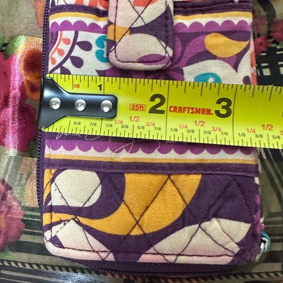 Vera Bradley Wristlet. - Picture 6 of 7